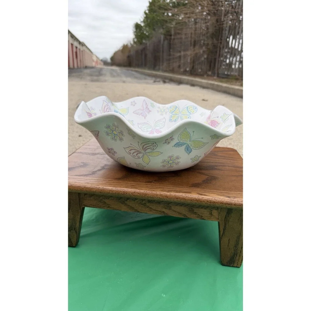 Temp-tations by Tara Butterfly Bowl‎ Scalloped Serving Bowl 12